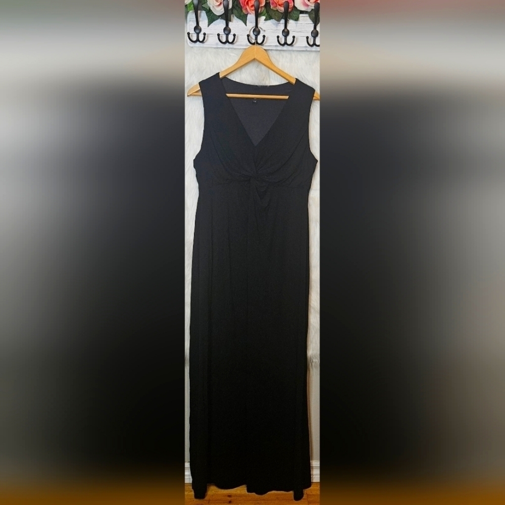 Mario Serrani Classic Black Twist-Ruch Bust Maxi Dress
